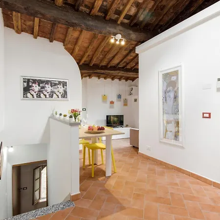 Hostly Del Borgo - * Peccioli